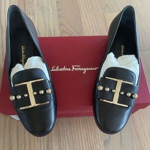 Salvatore Ferragamo Sarno Pearl pumps size 8